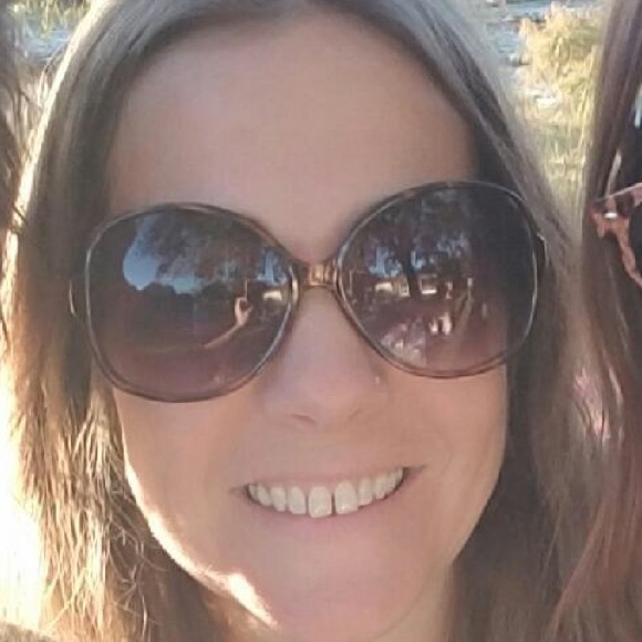 Meet your Posher, Ansley - Picture 2 of 4